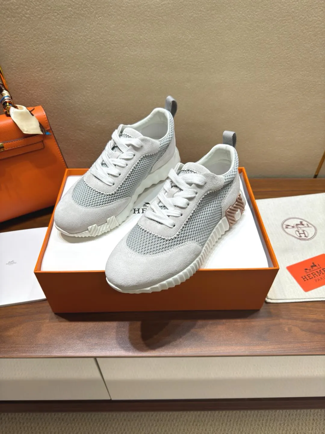 💕💕Factory direct selling price p640💕💕 Men ➕20💰Hermes 🐎24 new sports shoes 🆕 H family 2024giga new sports shoes **3cm, a real artifact, original molded outsole, very stylish and light, perfect foot feel💯 size: 34-46 (customized at 34.45.46)